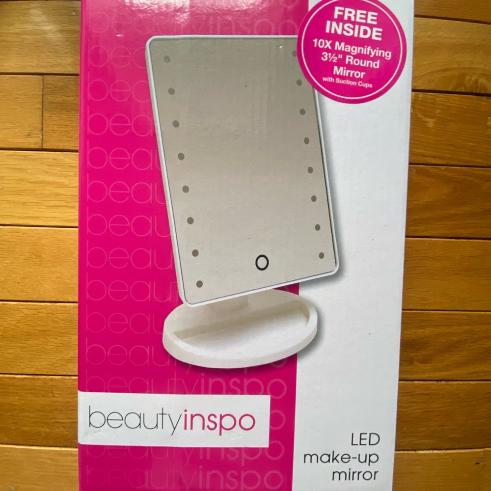 Travel LED Make-Up Mirror by Beauty Inspo